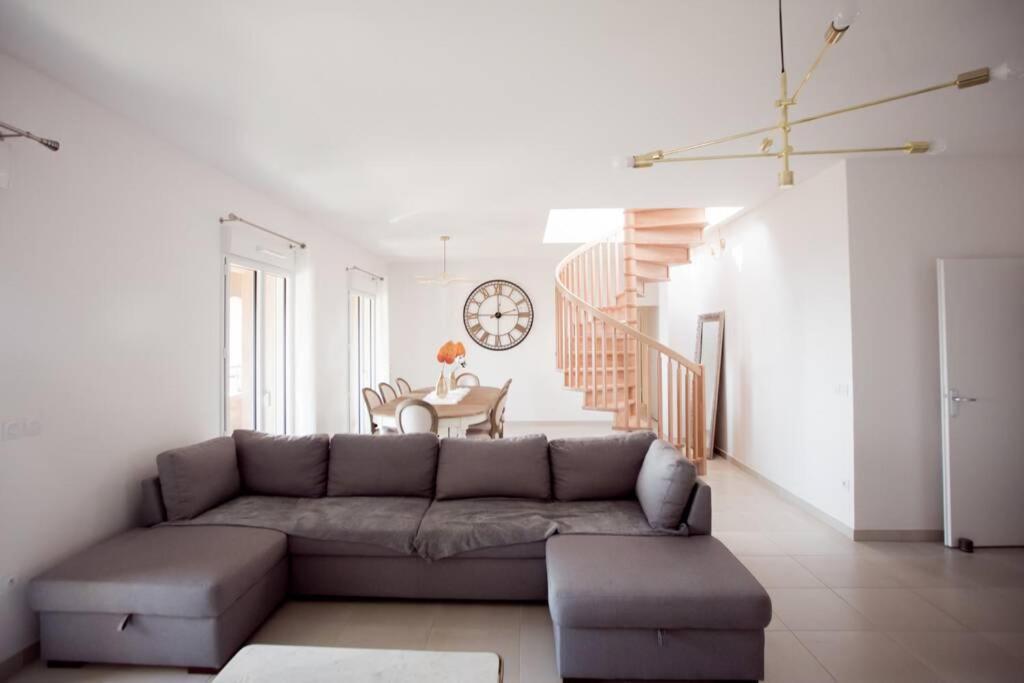 Magnifique Appartement Avec Vue Imprenable La Londe-les-Maures Dış mekan fotoğraf